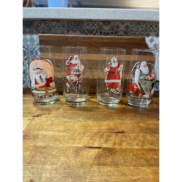Set of 4 Vintage Santa Coca-Cola Glasses - Picture 1 of 16